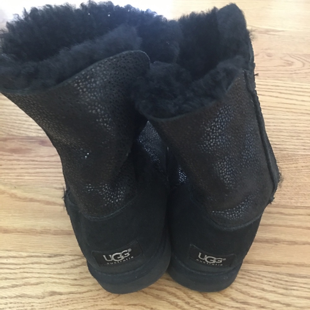 UGG BOOTS